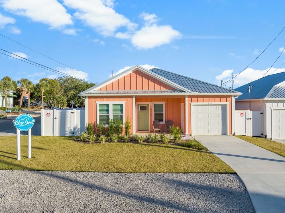 Laguna Peach: 3BA 2BA Retreat for 10! Explore Nearby Beaches & Activities