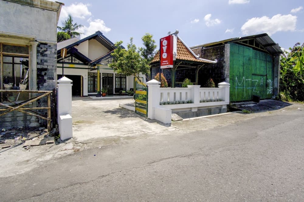 OYO Life 3301 Pondok Eyang Obi