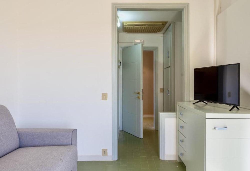 Residence with pool in Marina di Cecina