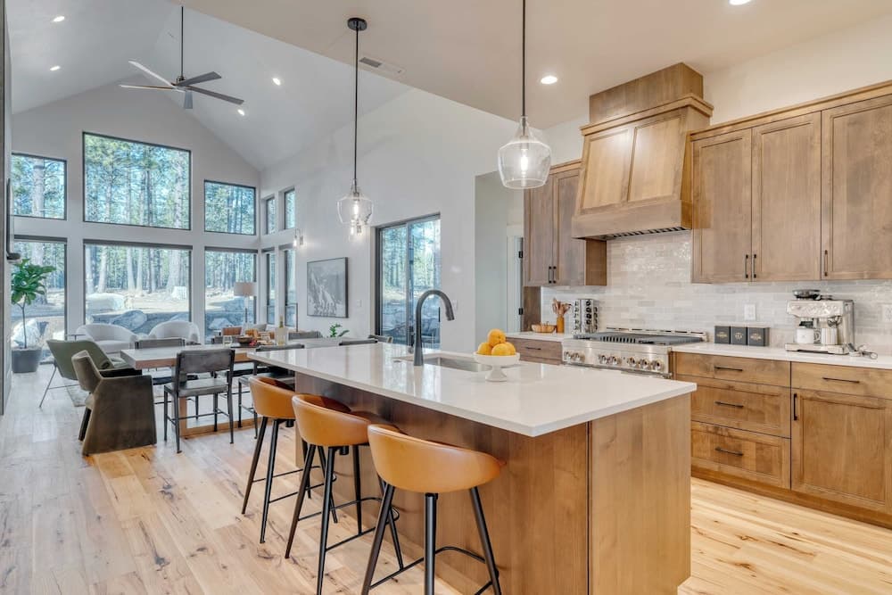 Grand Fir by Avantstay Hot Tub and Firepit