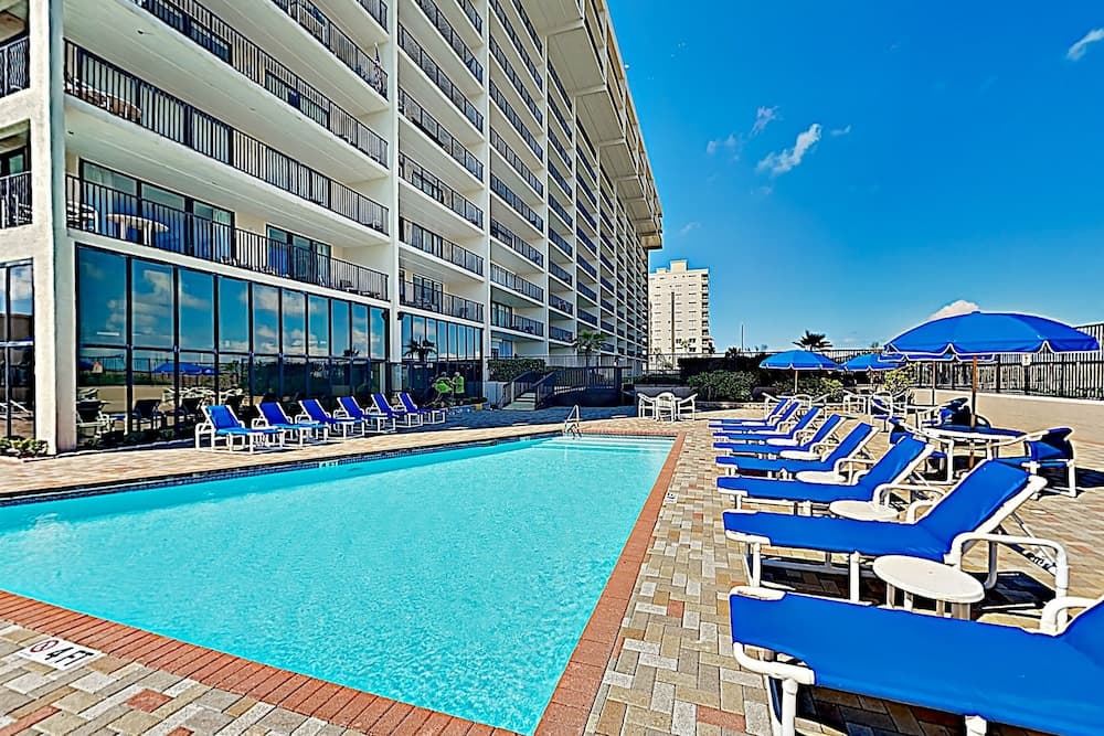 Suntide III Condominiums