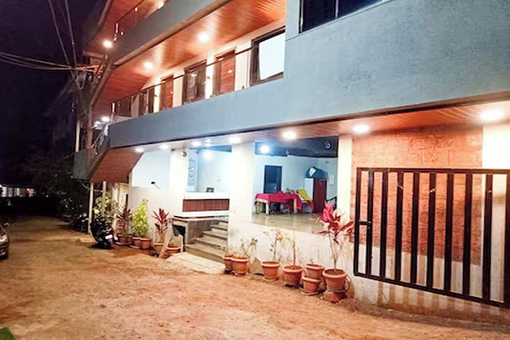 Hotel Sai Executive Near Holy Cross Church Mahabaleshwar