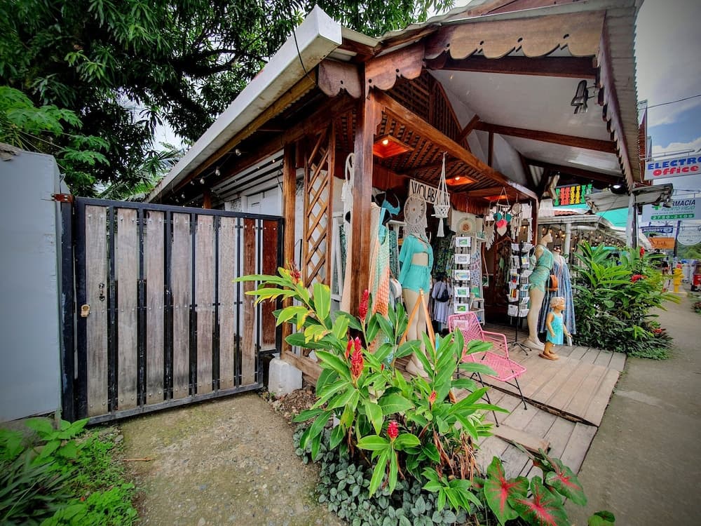 Arana House