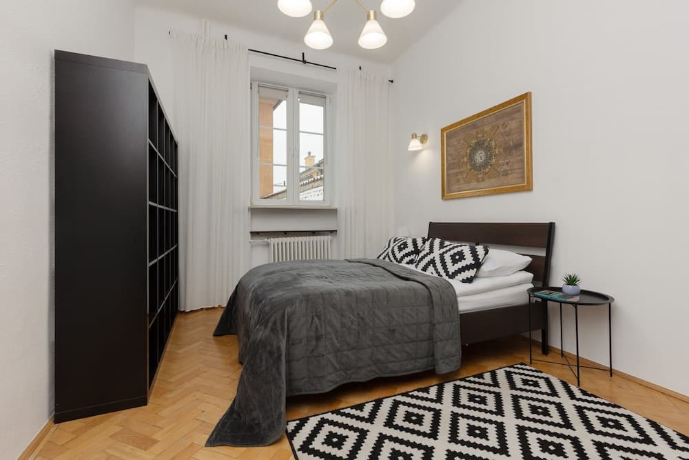 Apartment Near Royal Castle by Renters