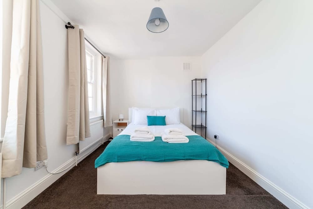 Period Victorian Abode In Idyllic Kings Cross