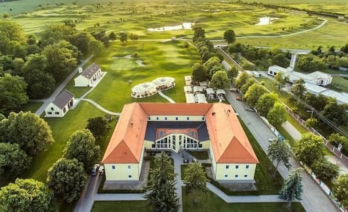 Klaudia's Hotel & Restaurant