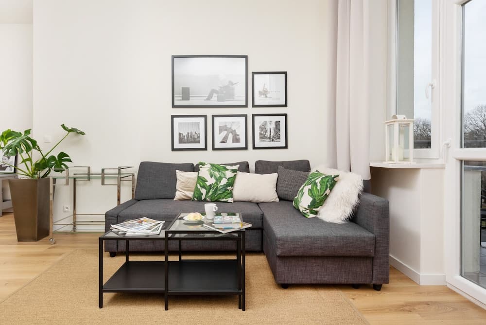 Apartment With Parking by Renters