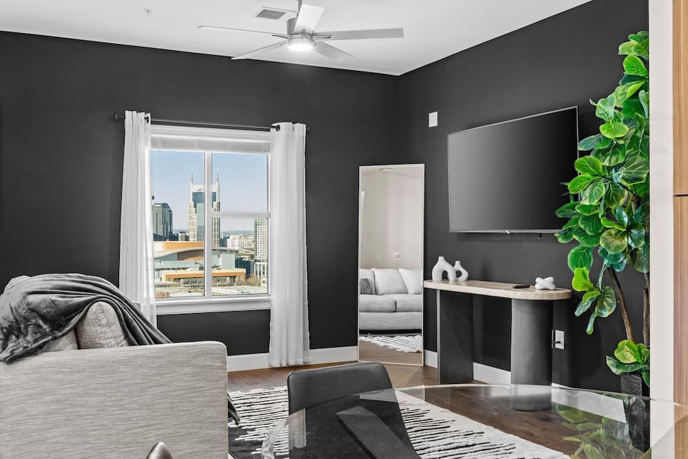 Midnight Manor Penthouse Suite The Gulch