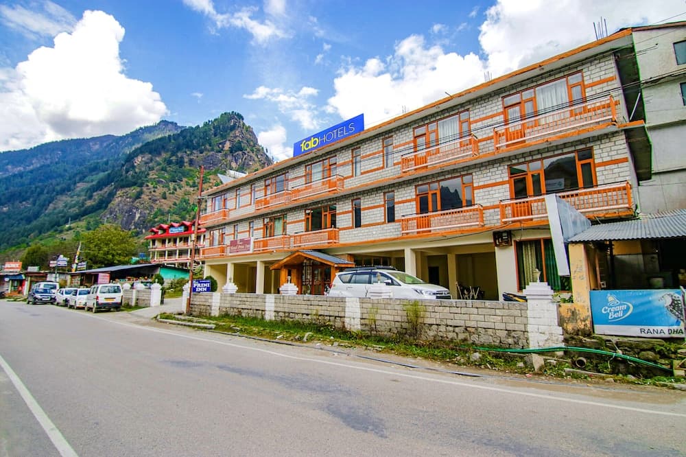 Fabhotel Prini Inn