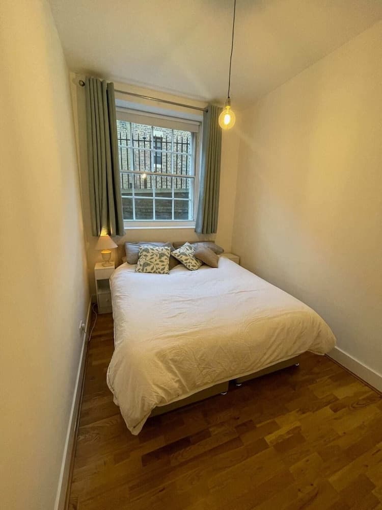 Spacious 1BD Flat - Next to Richmond Riverside!