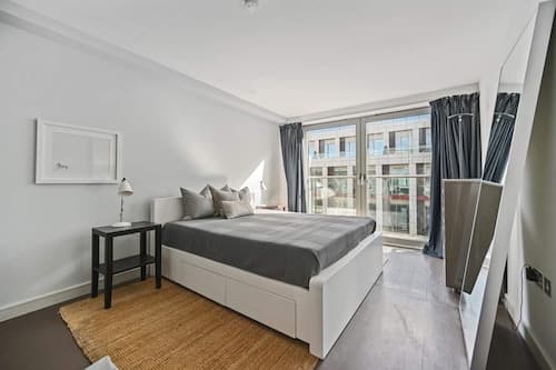 Sleek 2BD Flat W/terrace - 2 Mins From Farringdon!