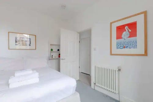 Beautifully Designed 2BD House - by Queen's Park!