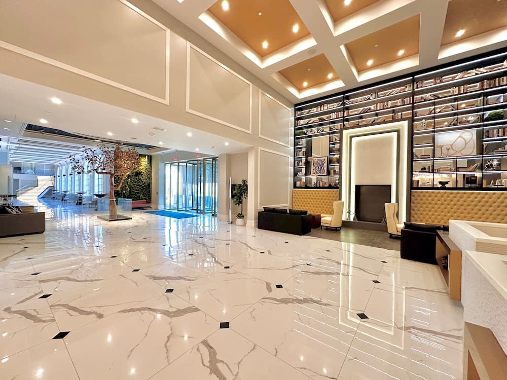 Chez Hotel Arlington Heights