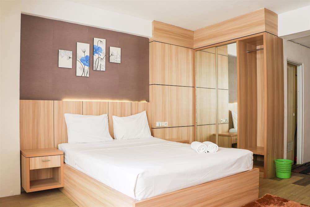 Serene Studio Room At Apartment Emerald Towers Bandung