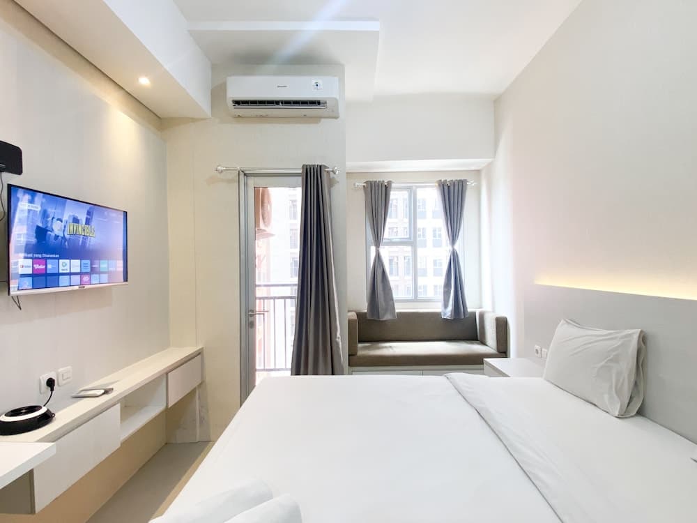 Homey And Minimalist Studio Transpark Juanda Bekasi Timur Apartment
