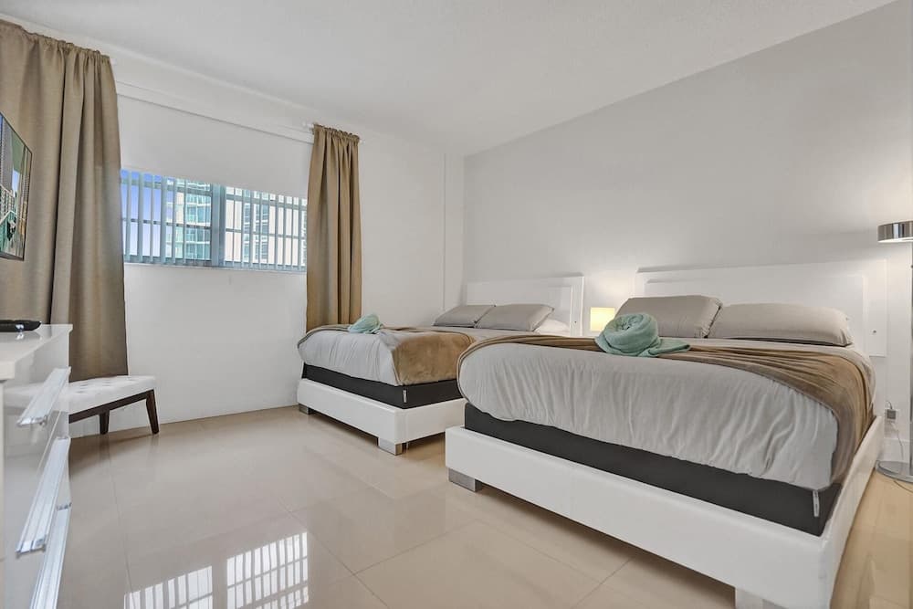 THE TIDES PENTHOUSE L