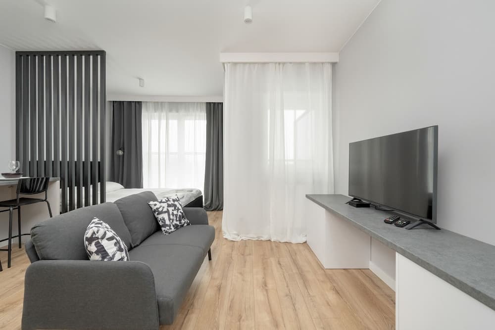 Elegant Studio Free Garage by Renters