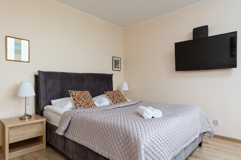 Apartment With Three Bedrooms by Renters