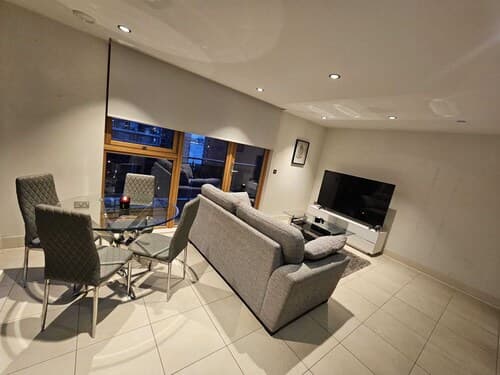 Canary Wharf Skyline Retreat