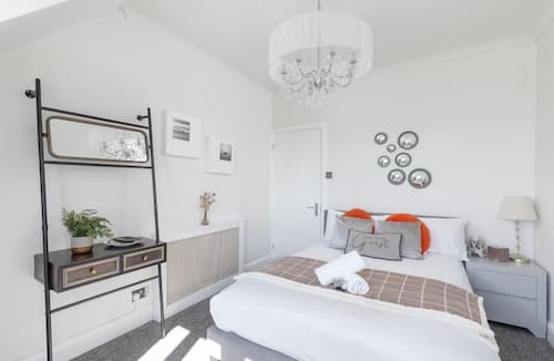 Immaculate 2-bed Apartment in Hove