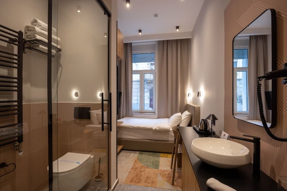 Hop Inn Rooms & Suites Belgrade