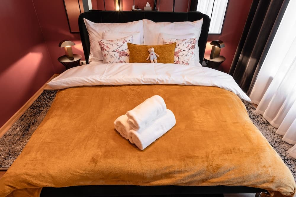 Chill in Oriental Splendour