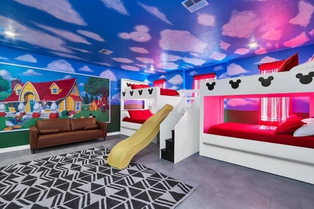 Jurassic Water View @storey Lake by Shine Villas! Sleeps up to 24! #021