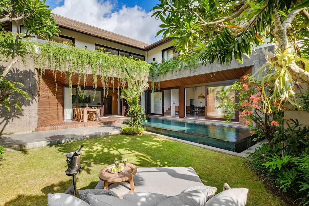Luxe & Modern 3BR Villa Uni