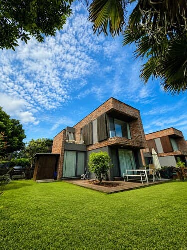 Somsom House