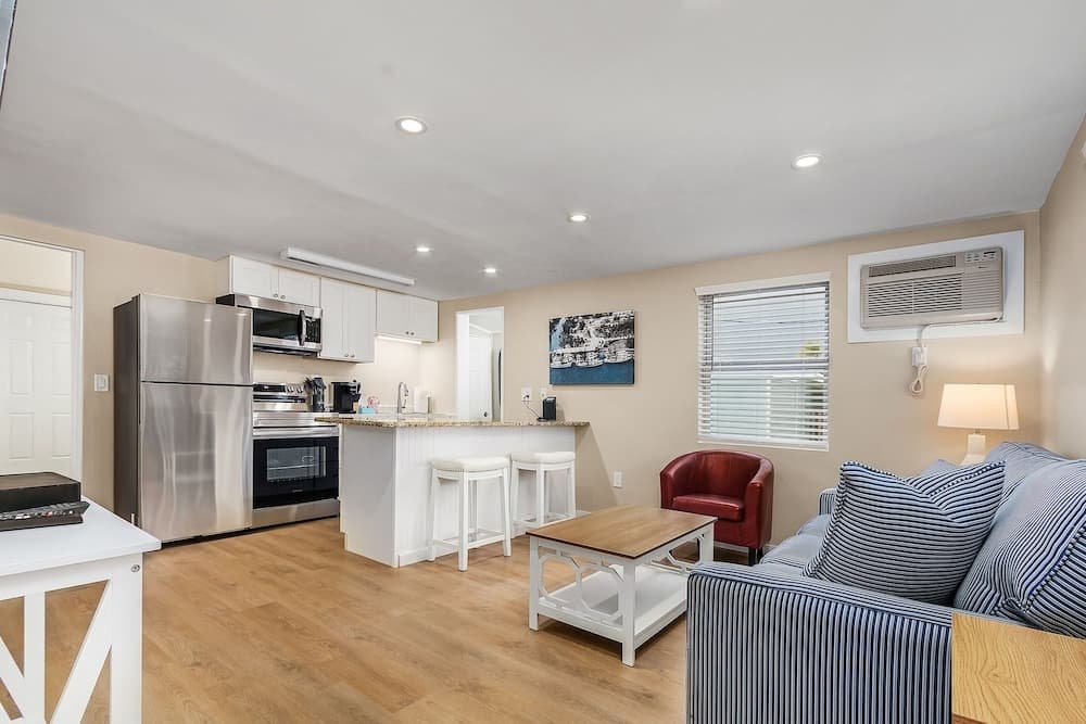 1030 Second Street 1 Bedroom Home by RedAwning