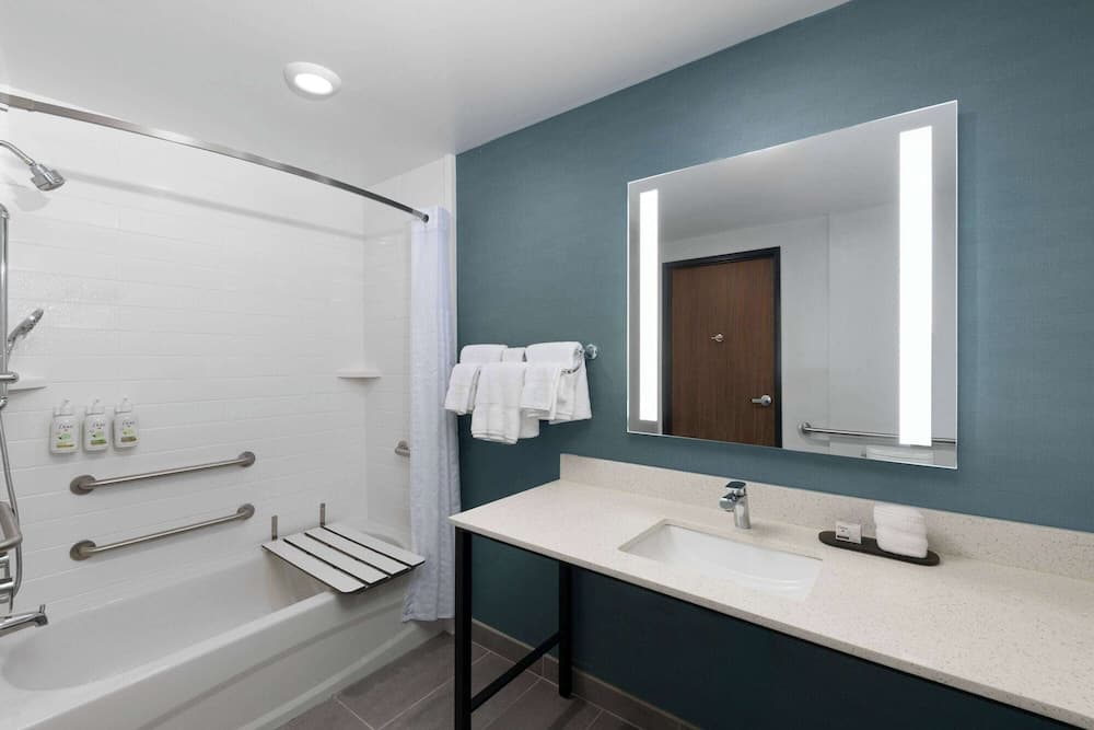 Engellilere uygun banyo