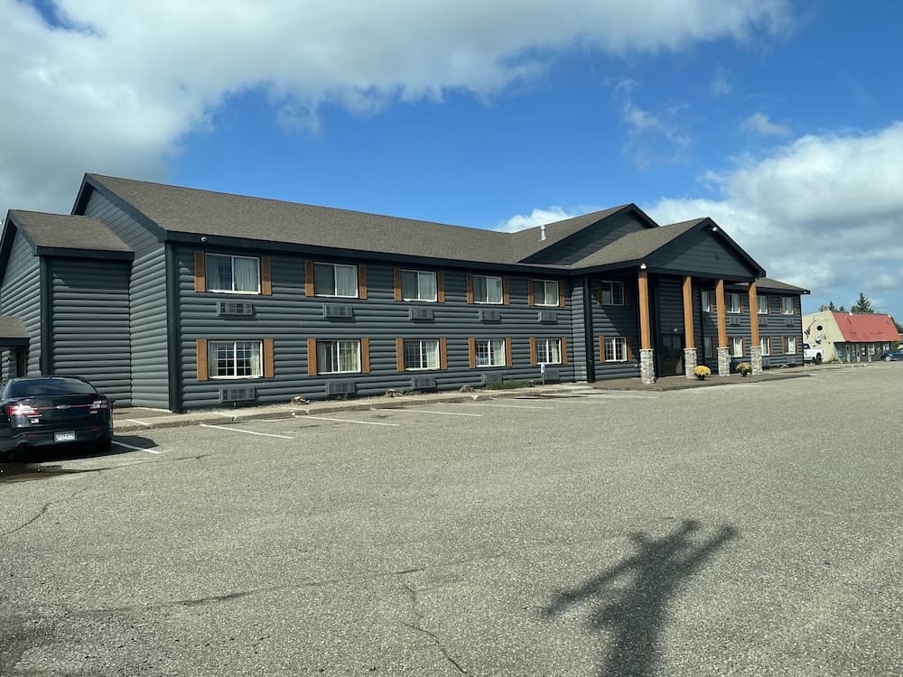 Crossroads Hotel