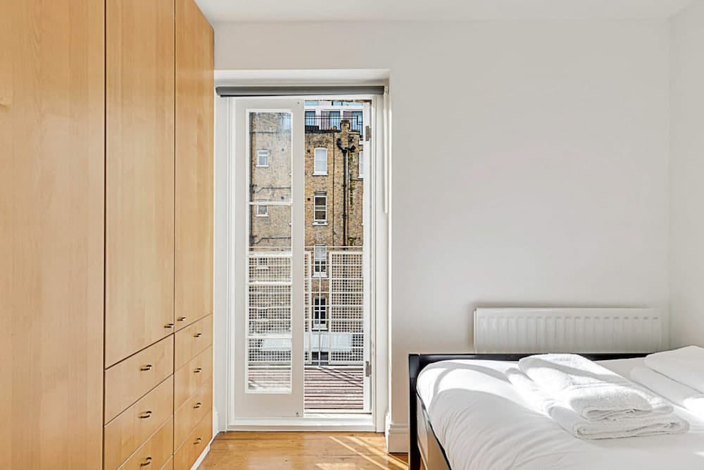 One-bedroom Abode With A Balcony In Central London