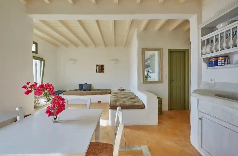 Ochre Dream Beach & Sunset villa Naousa