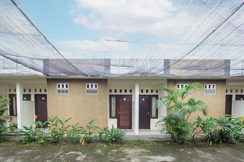 Hotel O Penginapan Melati Tanjung Near Kantor Pengamat Pengairan Tanjung