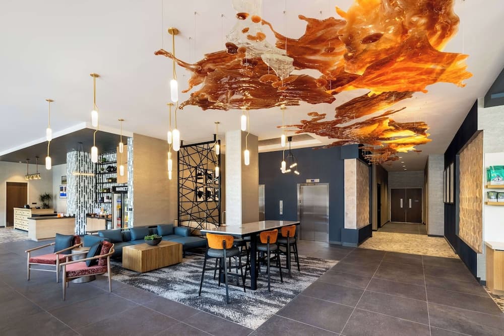 Tempo By Hilton Louisville Downtown Nulu