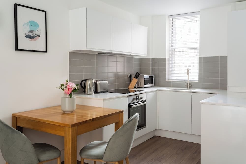 Victoria Vincent Square by Viridian Apartments