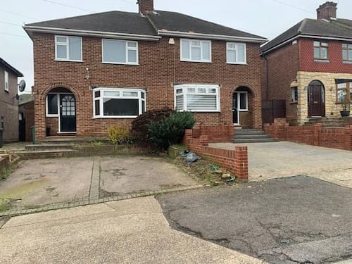 House Sleeps 6 With Garden, Parking