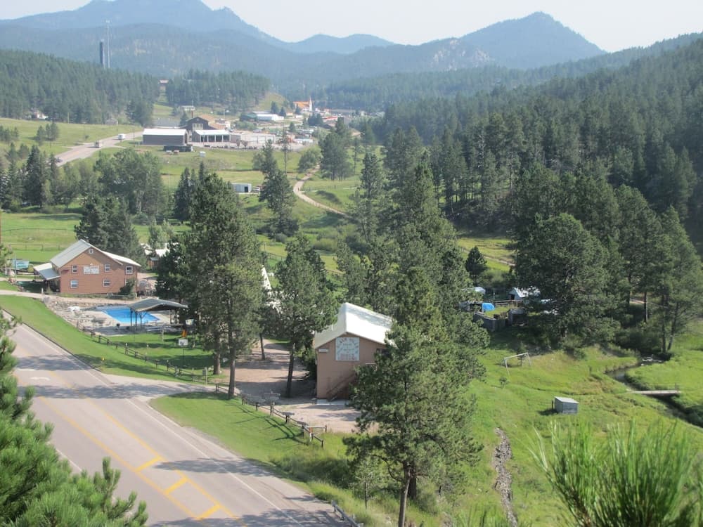 Black Hills Motel at Quails Crossing