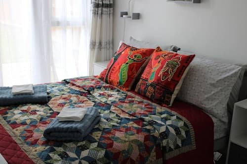 Apartment - Sleeps 4 - Garden - Parking