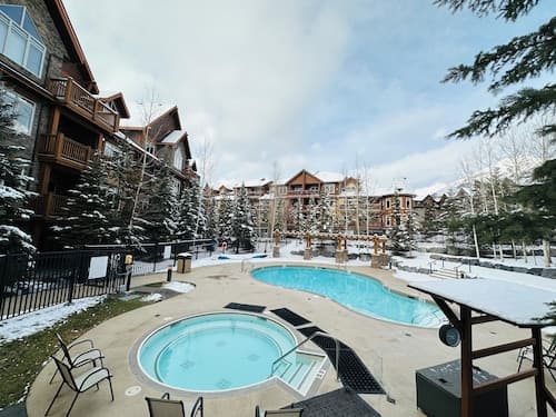 Stoneridge Resort - Mountain View - Pool & Hot Tub