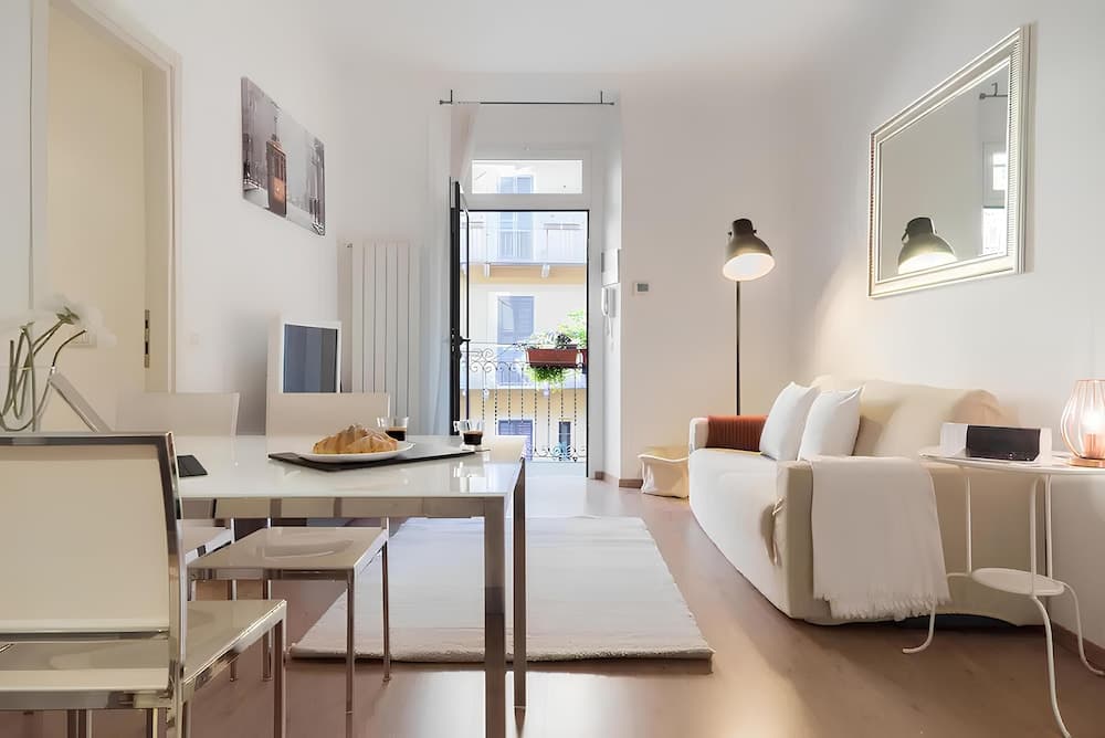 Charming Sempione Apartment