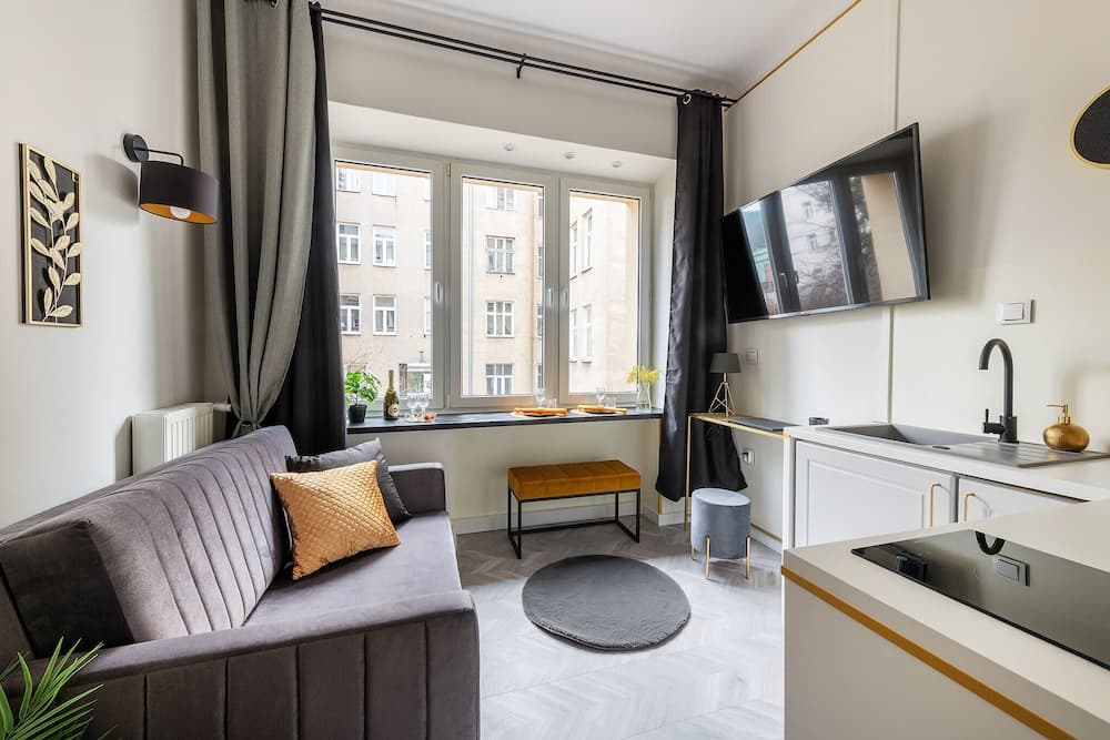 Sienna Modern Studio by Renters