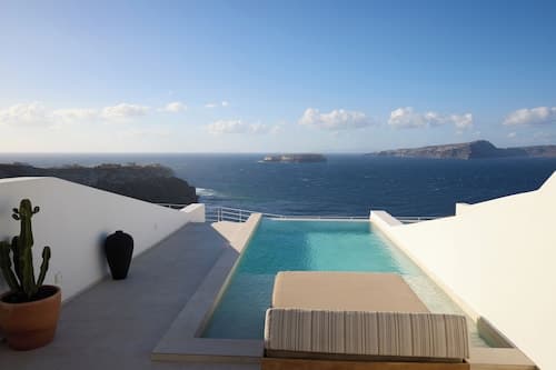 Omna Caldera Suites