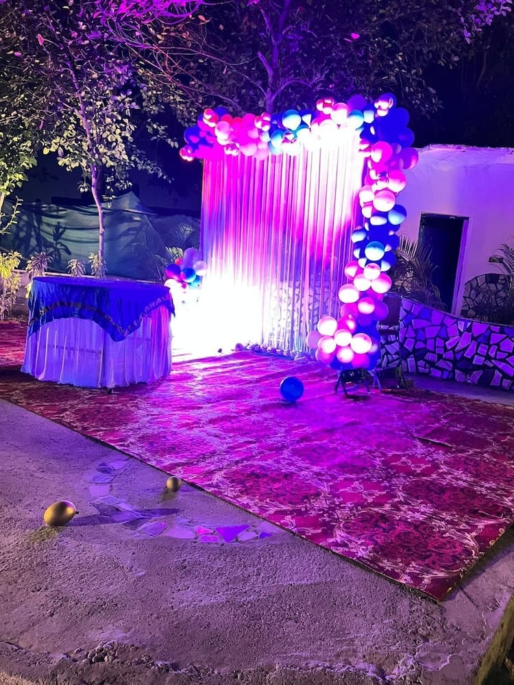 Green Leaf Cafe And Home Stay