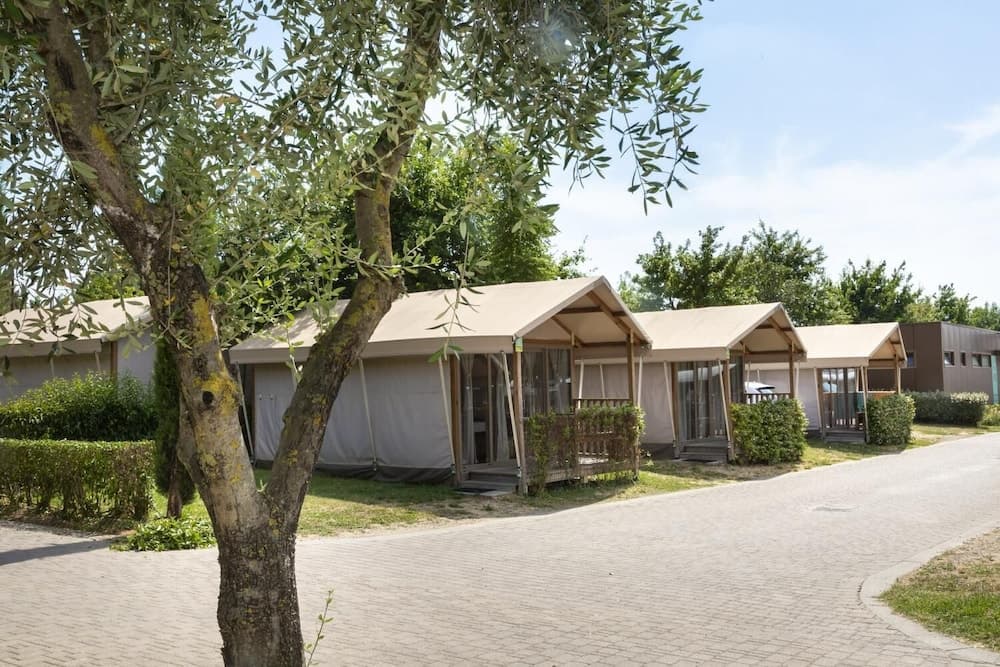 hu Firenze Certosa camping in town