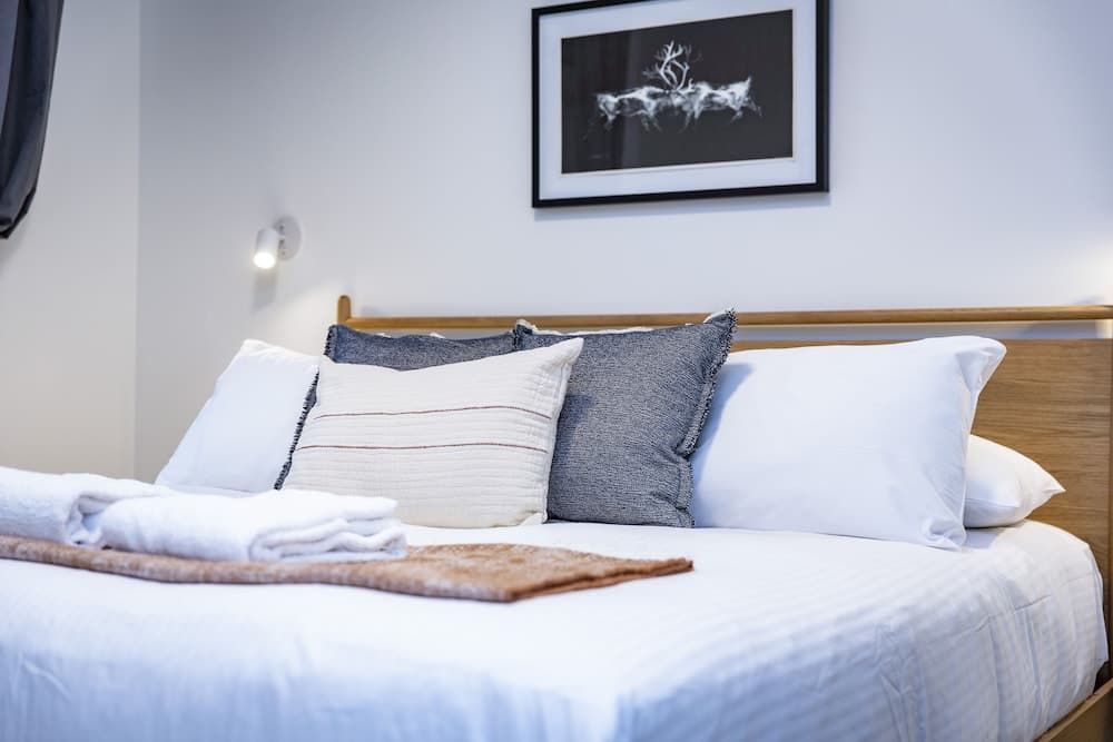 Tumbledown Condo By Revelstoke Vacations