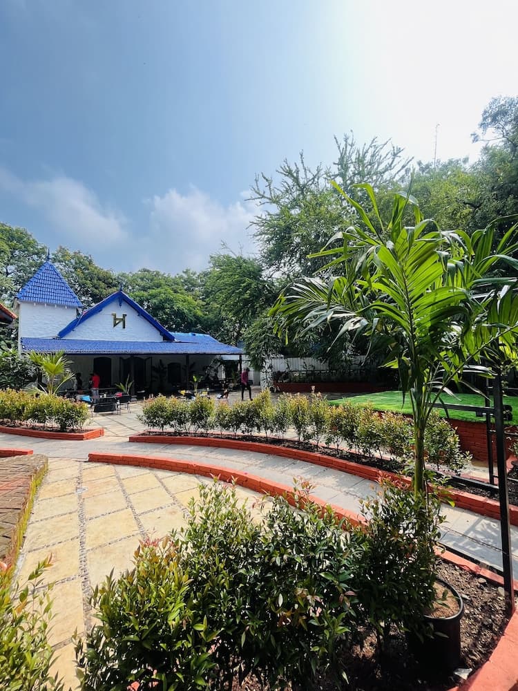 Konaklama yerinin ön cephesi