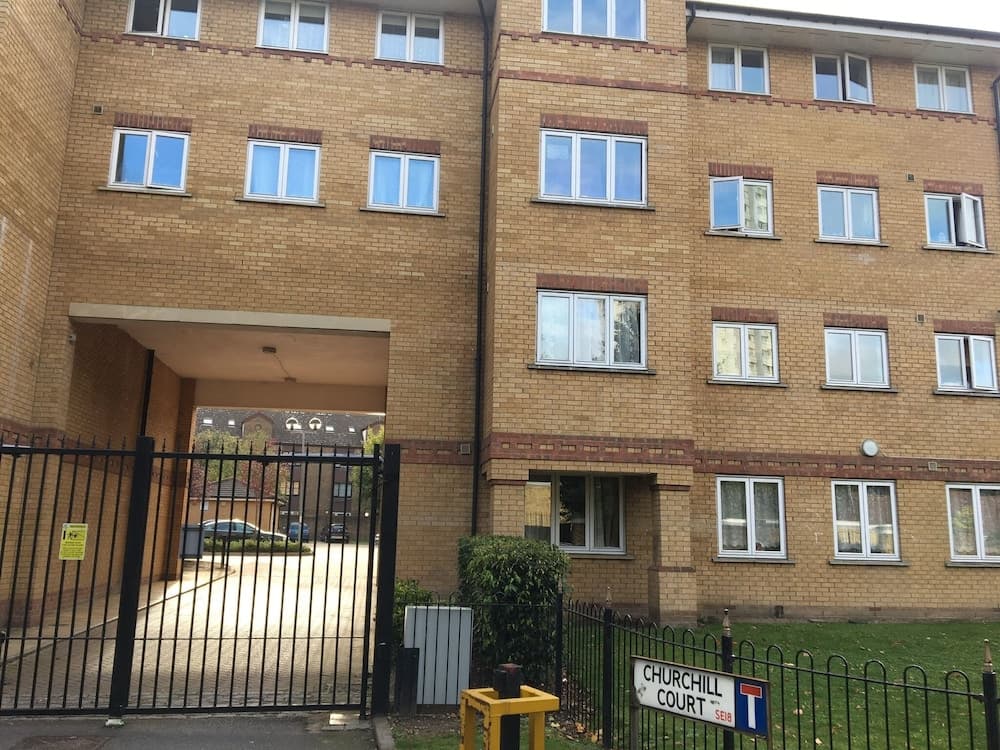 Skyline Haven Modern 2BR w/ Free Parking & 4kTV