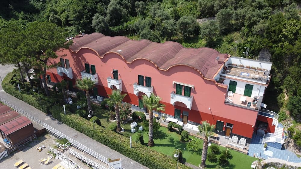 Konaklama yerinin ön cephesi